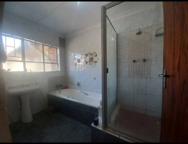 3 BEDROOM FREESTANDING FOR SALE IN RENSBURG